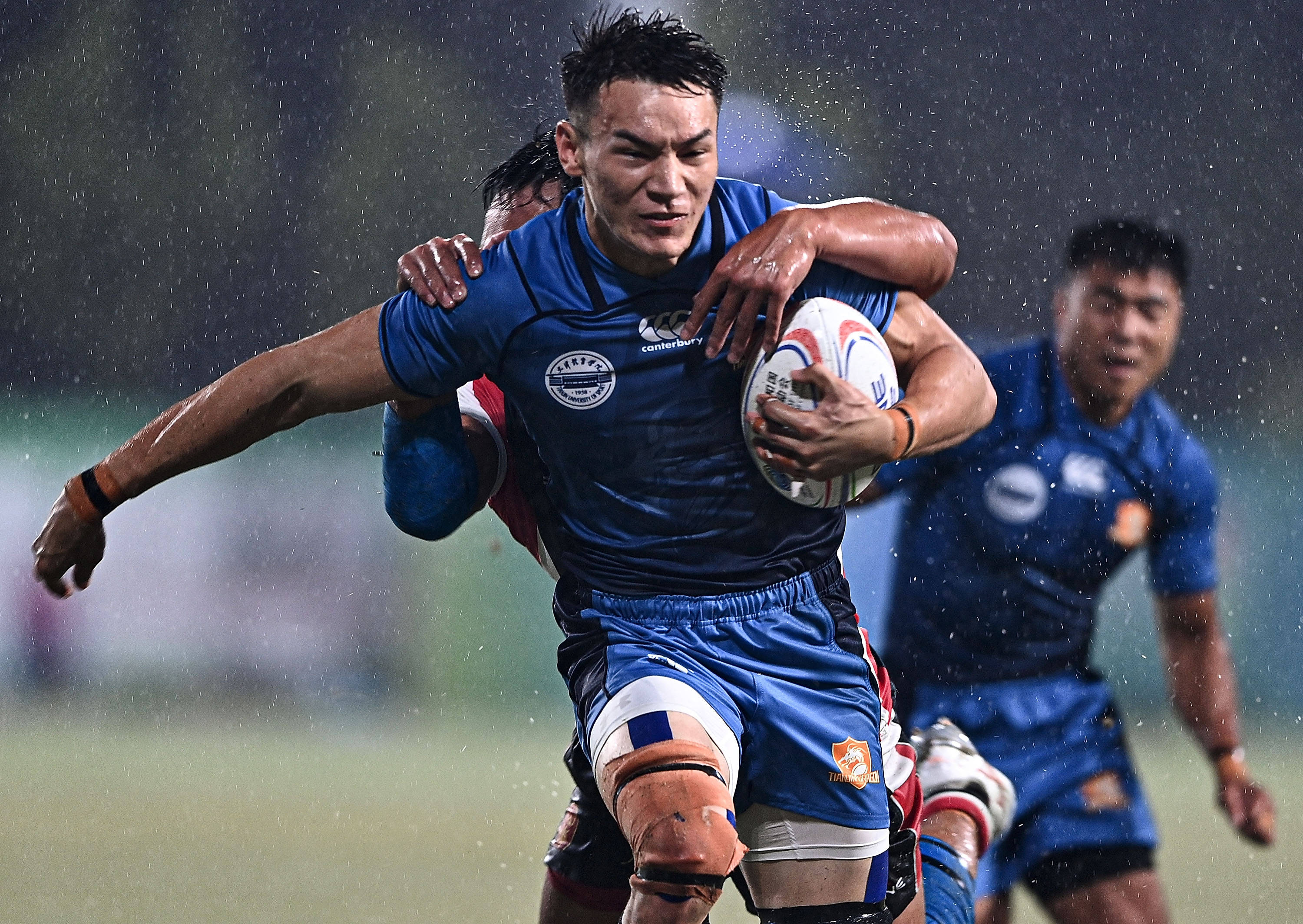 关于橄榄球球员突破自我，表现堪称完美的信息