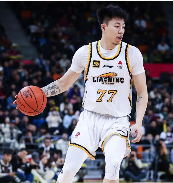 凯尔特人轻取青岛队，张镇麟点燃赛场