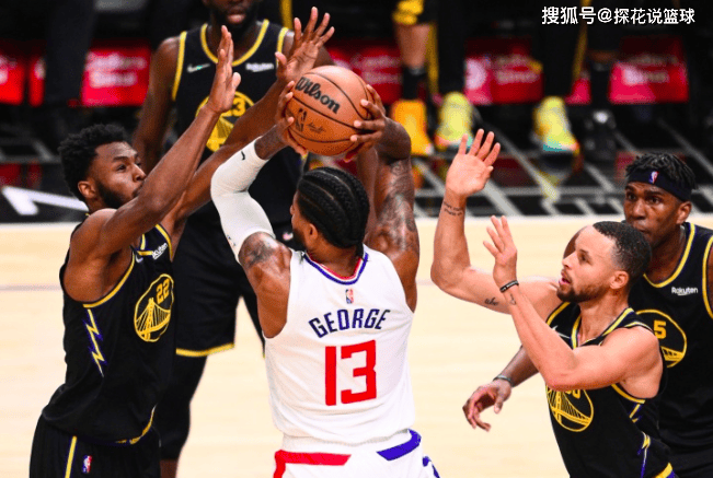 快船翻盘尼克斯，保罗统治全场