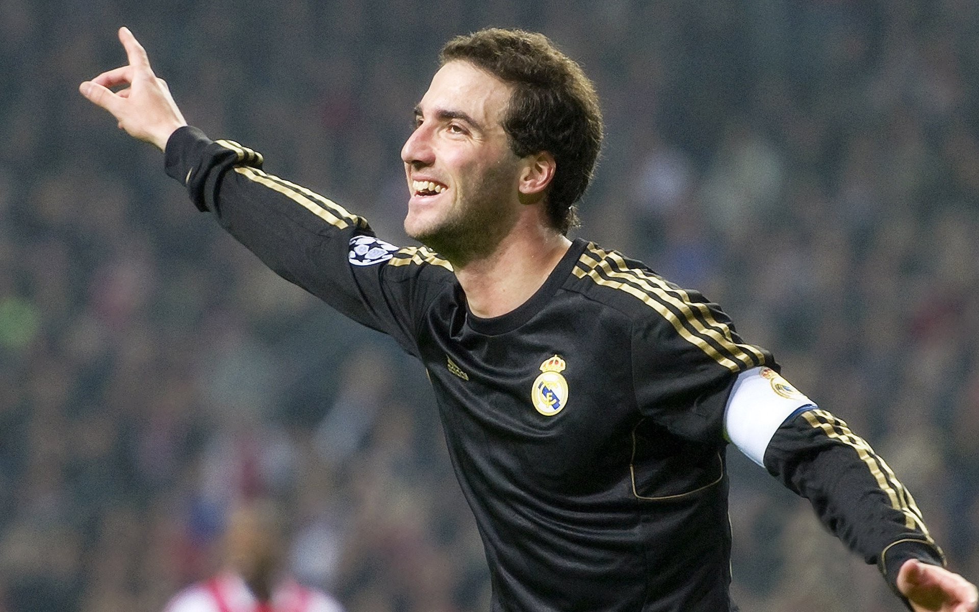 足球的迁徙与新生,当京多安遇见喀麦隆魂,AC米兰如何被翻盘?