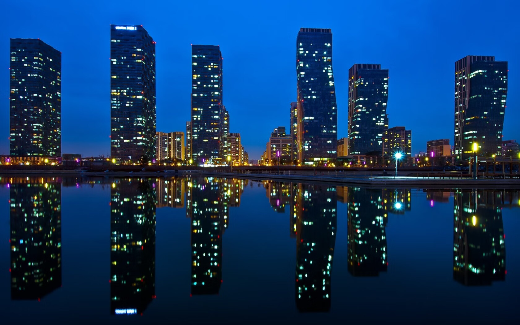 当英超焦点战遇见独行侠逆转，体育的平行宇宙