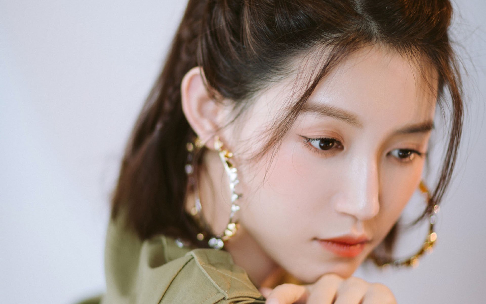 单骑破阵！库里三分如雨击穿黄蜂防线，黄蜂连续火力压制篮网显韧性