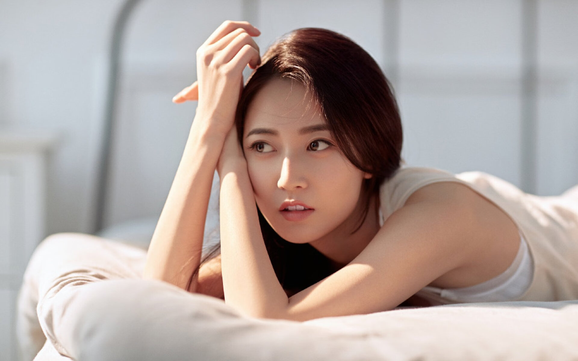 平行时空的足球之夜，萨拉赫点燃安菲尔德，佛罗伦萨在地中海畔完胜加纳